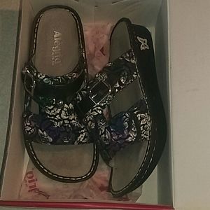 Alegria Peggy style sandals
